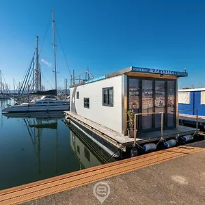 https://alba-chiara-house-boat.in-sardinia.net